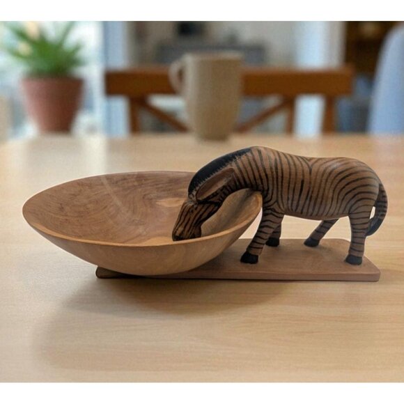 Hand-Carved Wooden Zebra Design Bowl  Decorative & Functional Piece  Ideal For T - Picture 1 of 12
